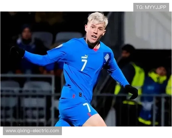 24岁足球明星崭露头角引领新一代球员风潮的背后故事 24岁足球明星崭露头角引领新一代球员风潮的背后故事